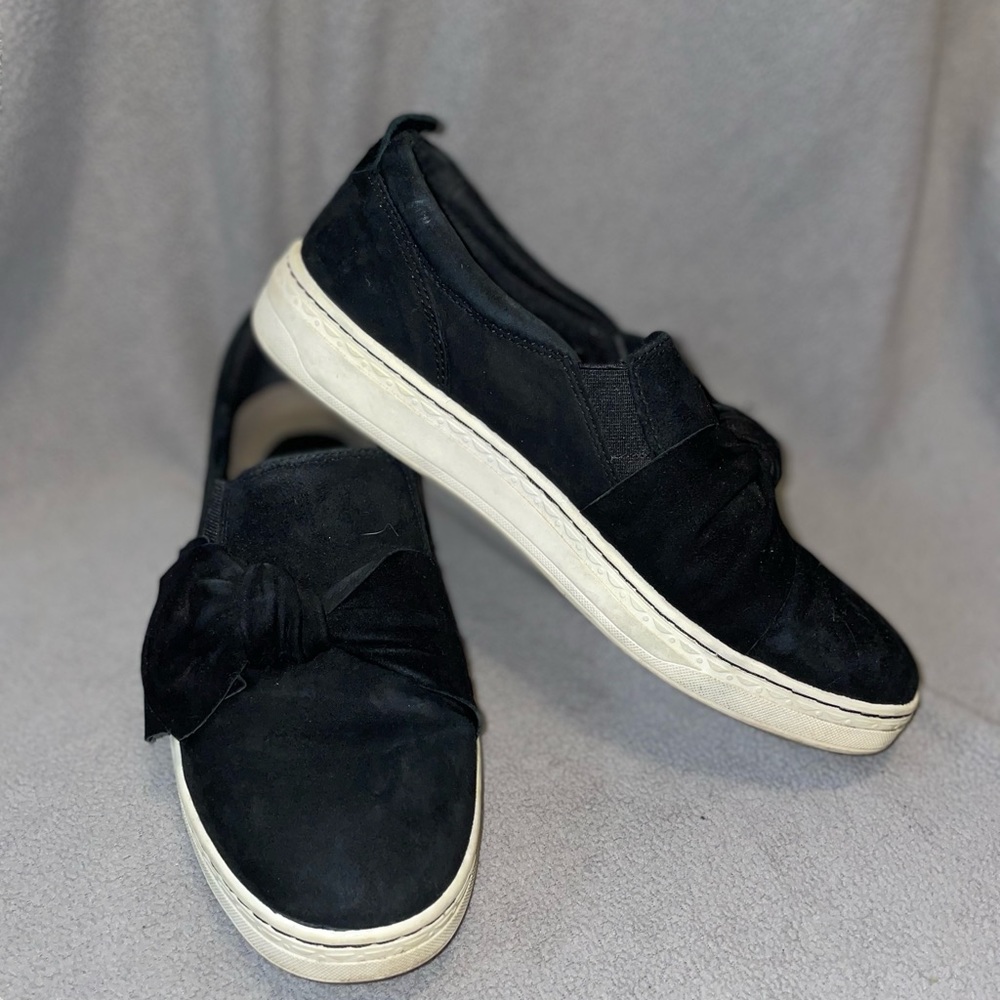 Earth Black Slip-On Shoes